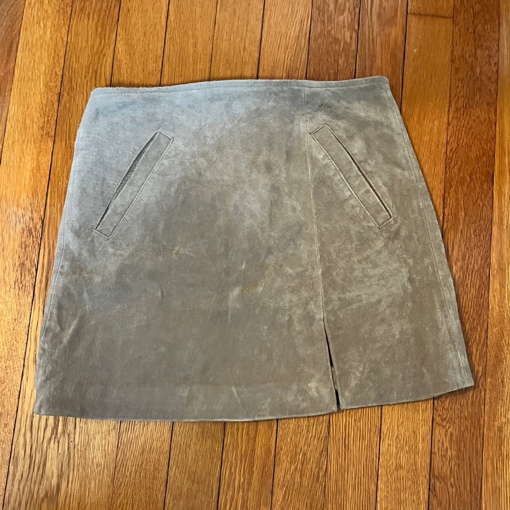 Women’s Suede Mini Skirt Size 24